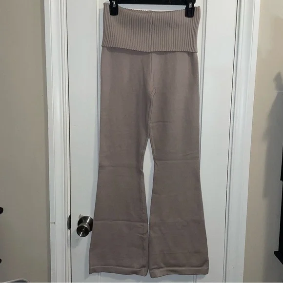 SHEIN Cream Boot Cut Fold Over Flare Knit Pants, Excellent Condition - Picture 4 of 8